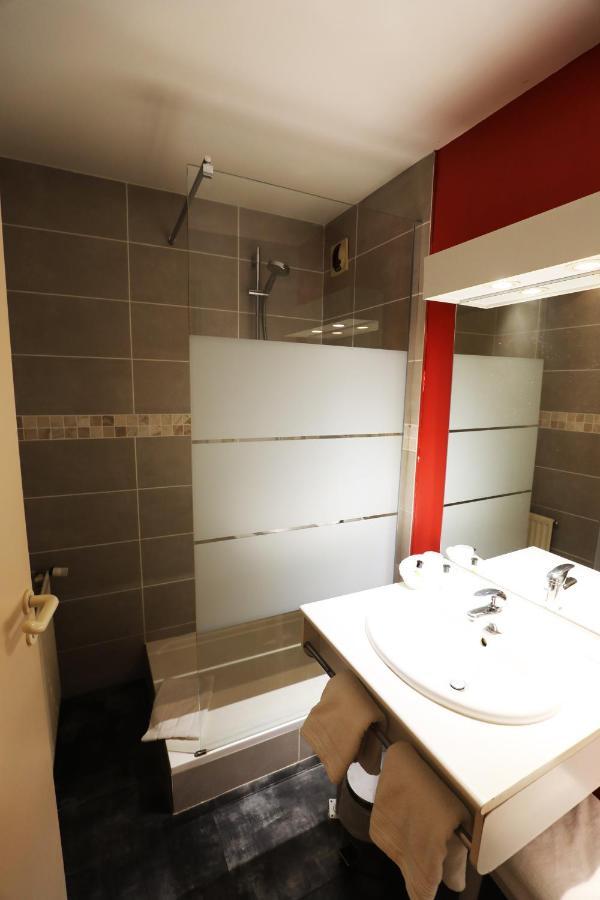 Logis Le Bourguignon Hotel Bèze Eksteriør billede